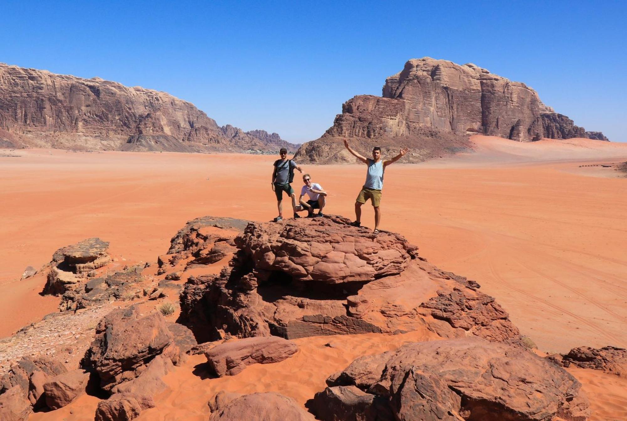 Отель Wadi Rum Caeser Camp Экстерьер фото
